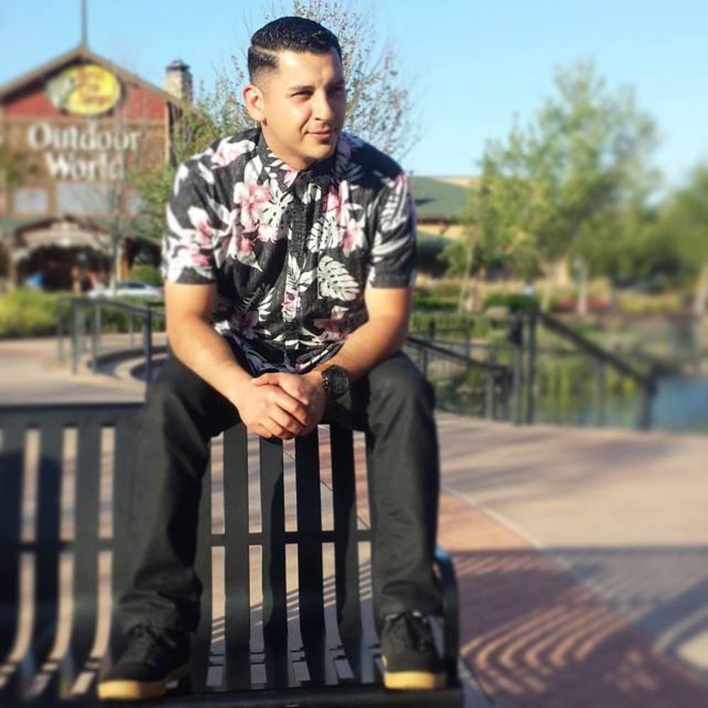 Meet your Posher, Carlos
